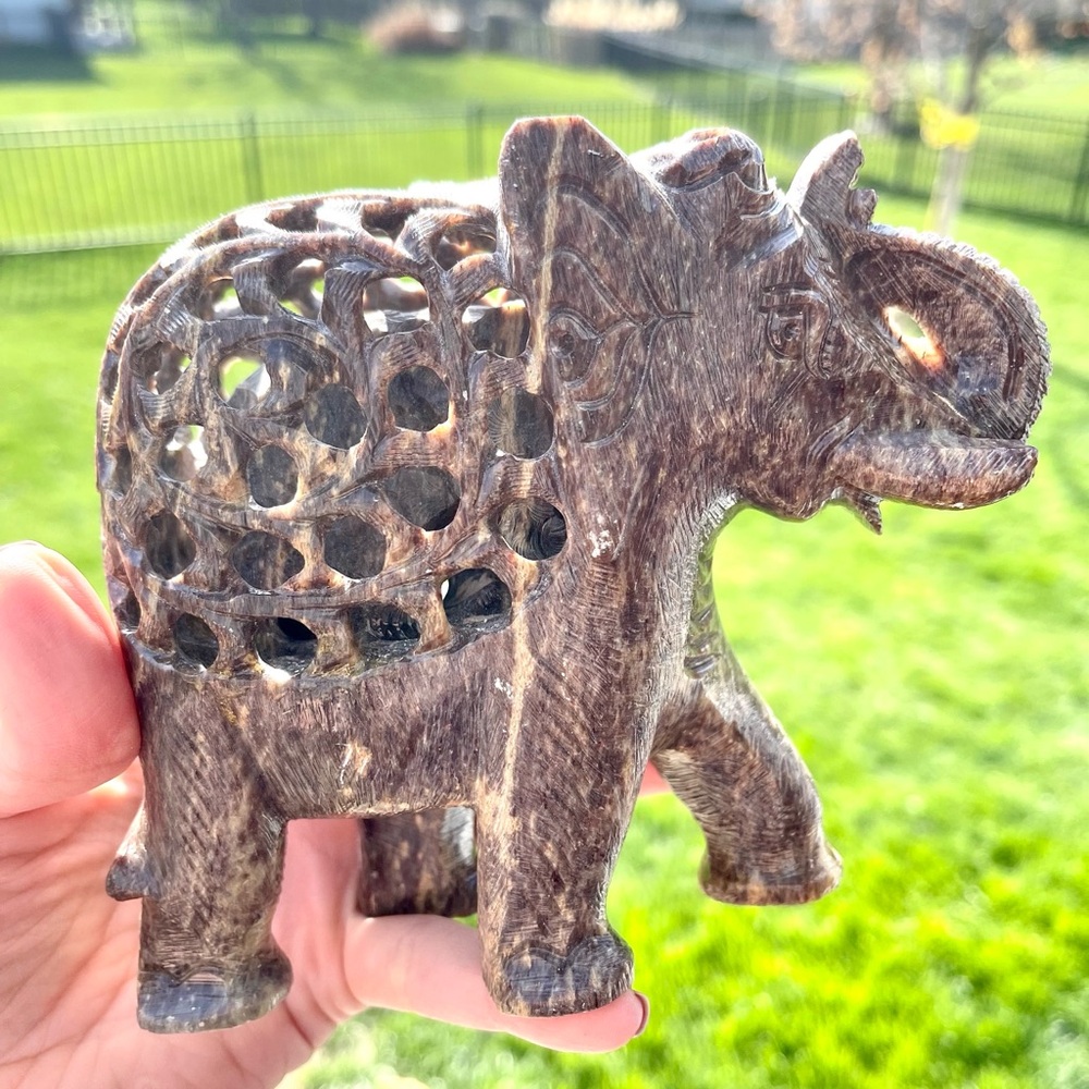 Peruvian Hand Carved‎ Soapstone Elephant with Baby Boho Crystal Decor